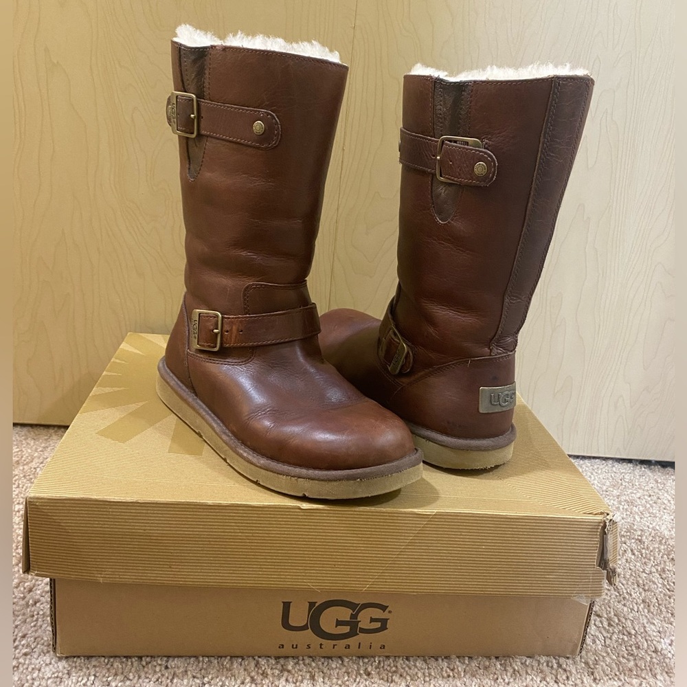 UGG Kensington Distressed Leather Shearling Lined Boot - Chocolate